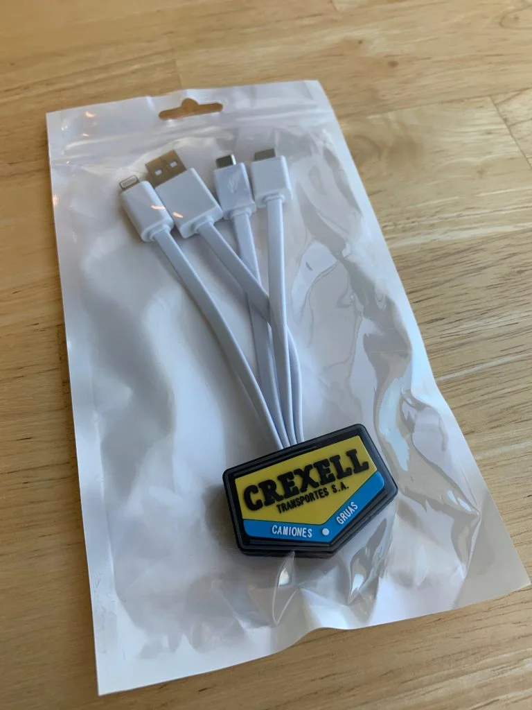 Merchandising-corporativo-Regalos-empresariales-cable-personalizado